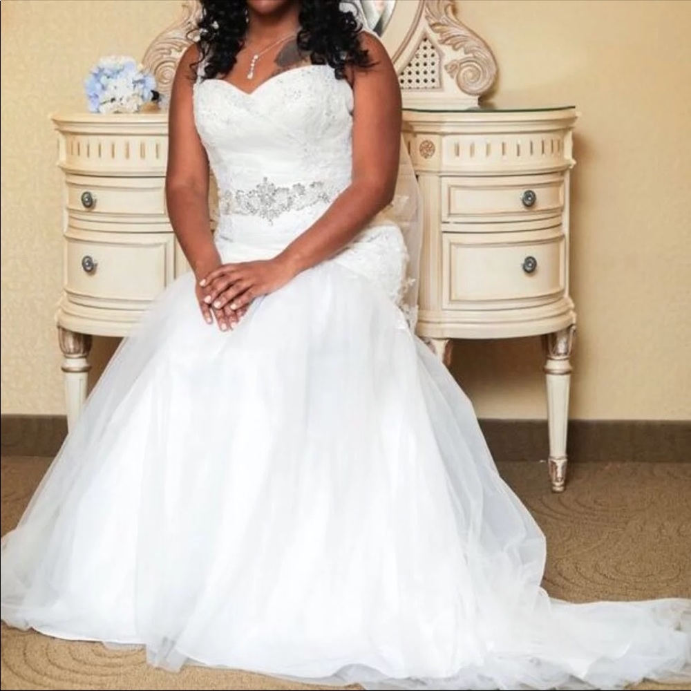 Trumphet wedding gown